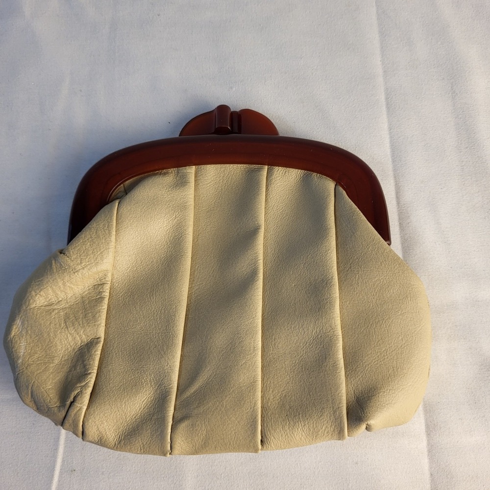 Vintage Women's White Leather Clutch Purse With Faux Amber Clasp